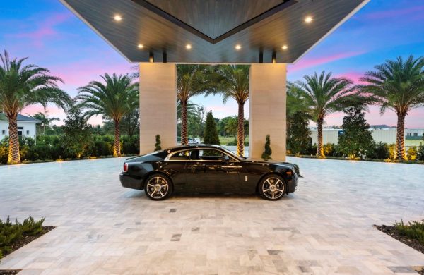 Carrera Marble French Pattern Tumbled Paver